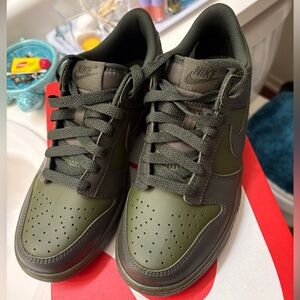 Nike Dunk Low • Olive/Forest Green • GS 5.5Y